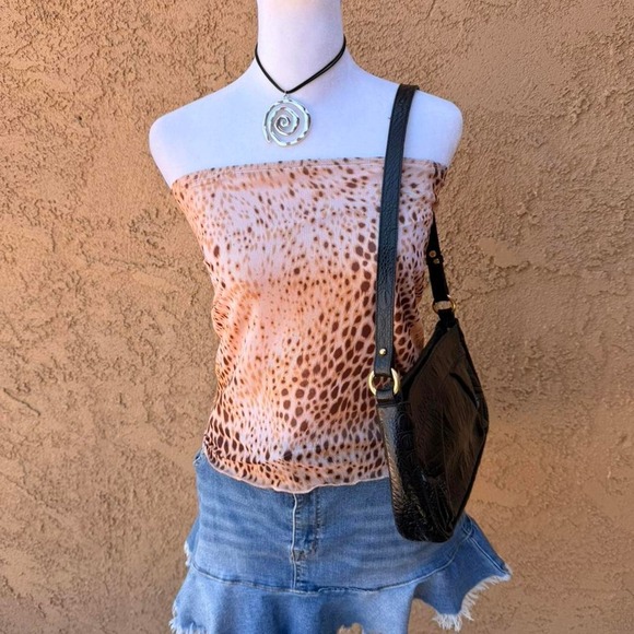 Tops - Motel leopard print tube top